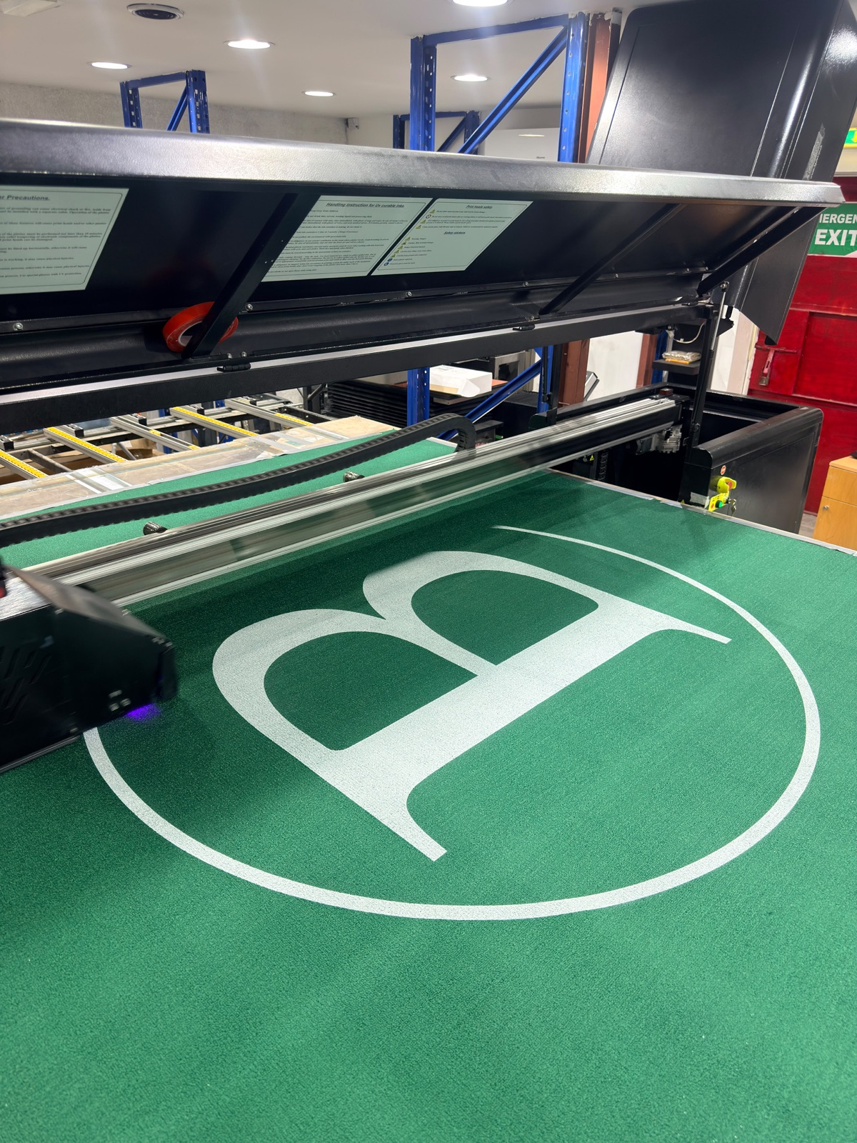 Printing on textile and upholstery in Dubai for fashion and interiors